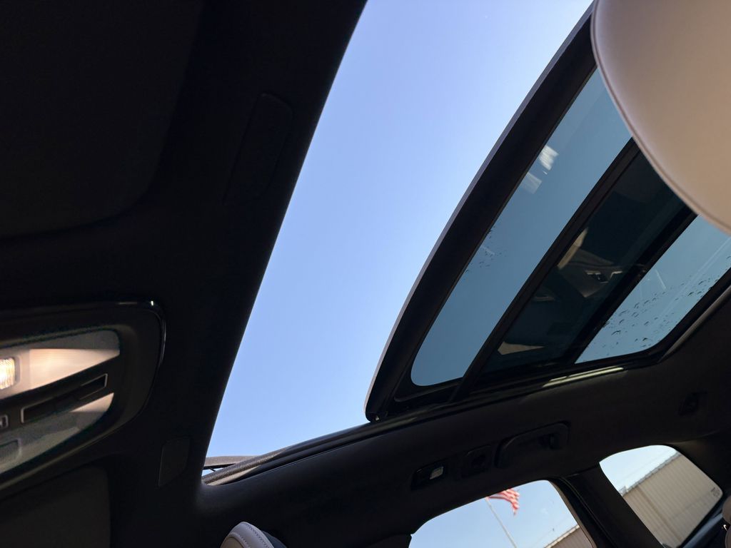 New 2026 Vapour Gray Volvo B5 Plus image 23