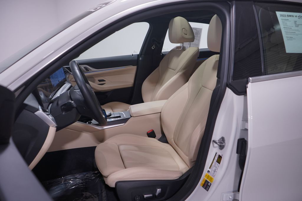 Thumbnail: 2023 BMW i4 - 7