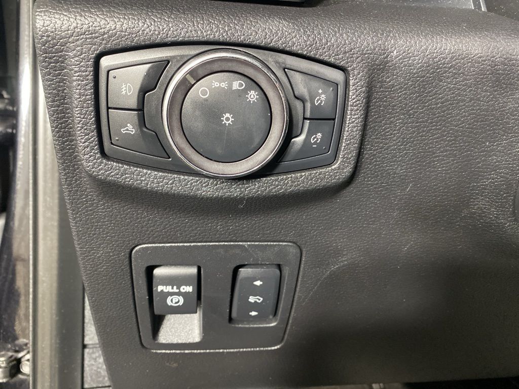 Used 2019 Black Ford XLT image 24