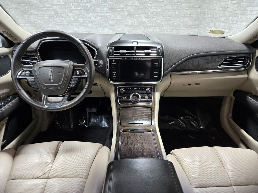 2017 Lincoln Continental Reserve - Photo 36