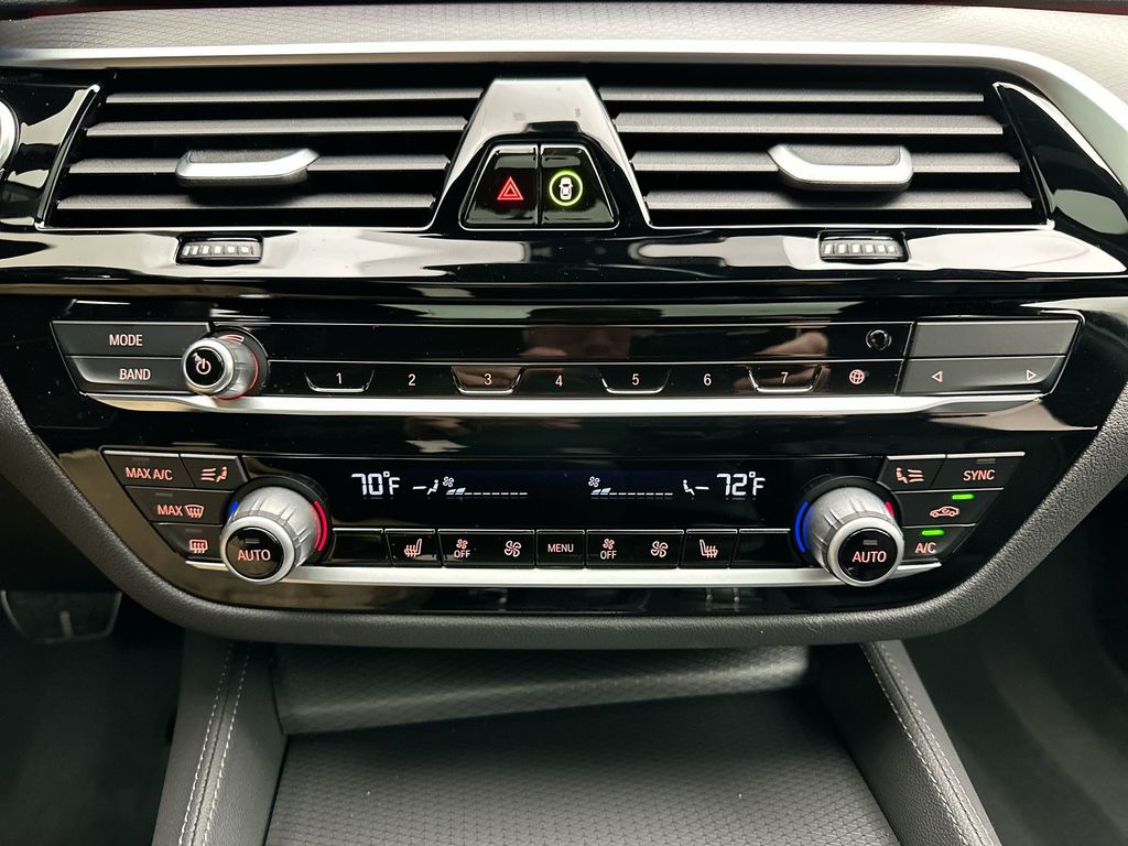 Thumbnail: 2022 BMW 5 Series - 12