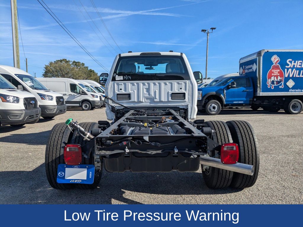 2025 Ford F-600 Chassis XL