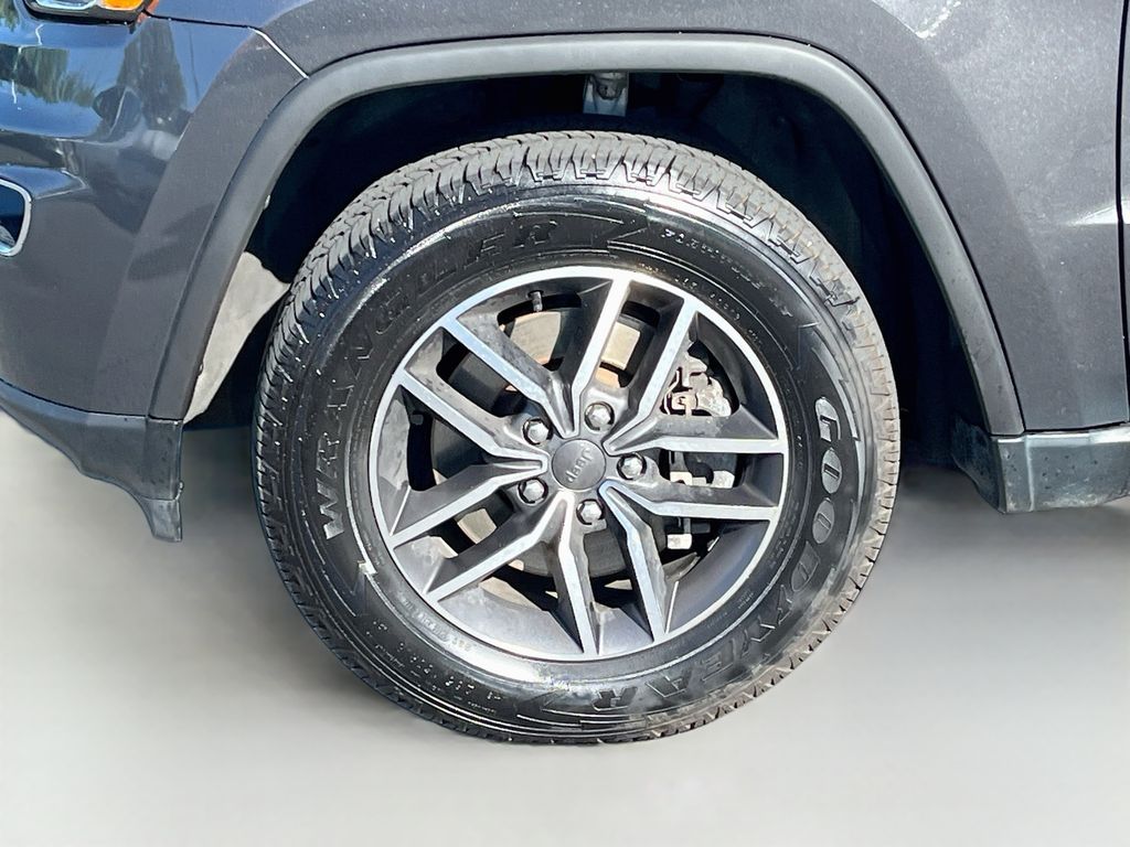 Used 2021 Gray Jeep Limited image 32