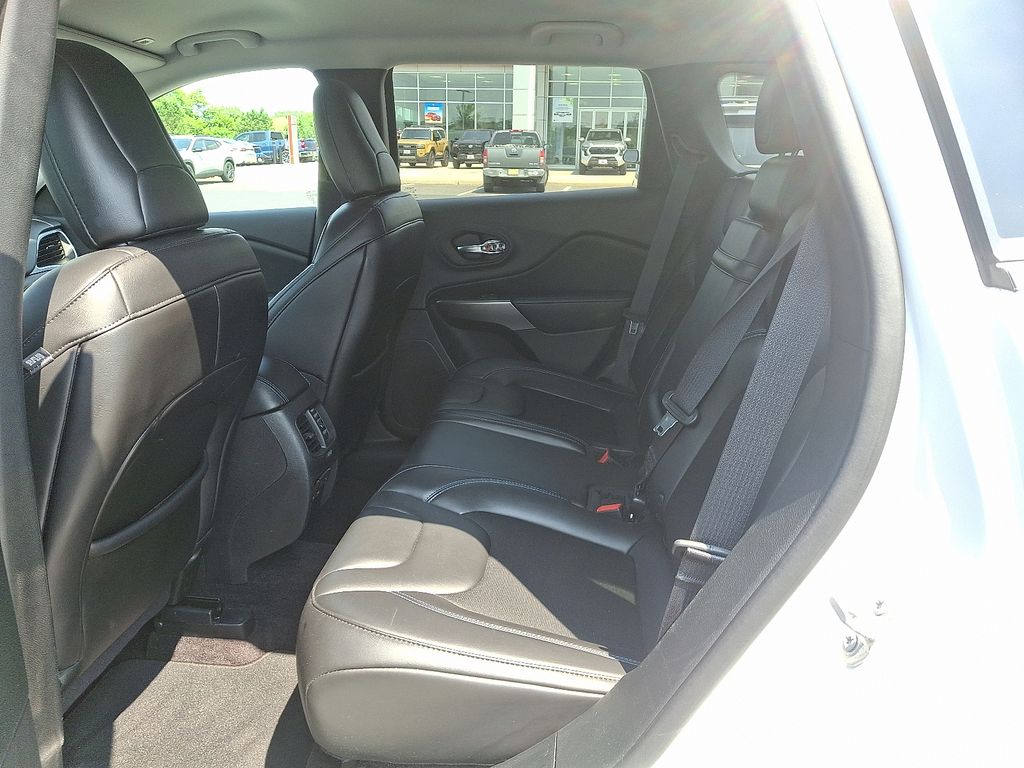 2019 Jeep Cherokee Latitude 10