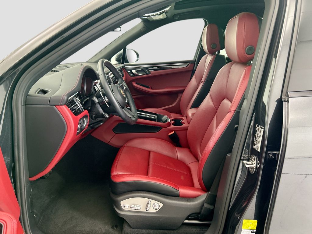 Thumbnail: 2025 Porsche Macan - 5