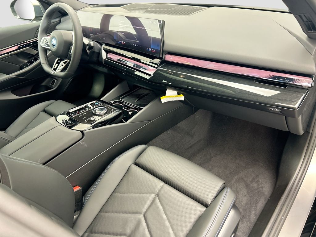 Thumbnail: 2026 BMW i5 - 16