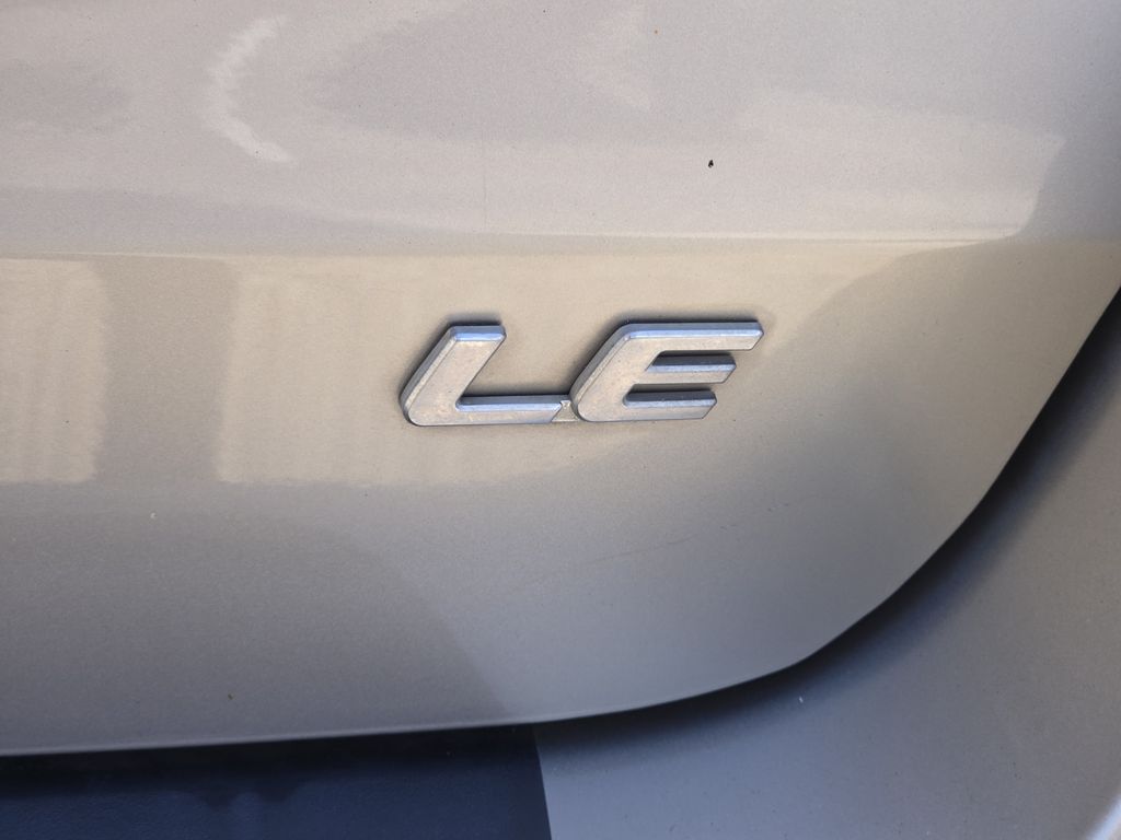 2017 Toyota Sienna LE - 8