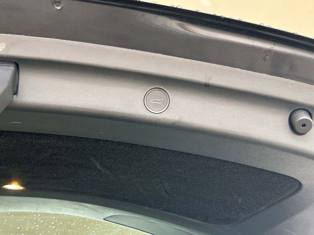 Used 2024  Tesla  image 28