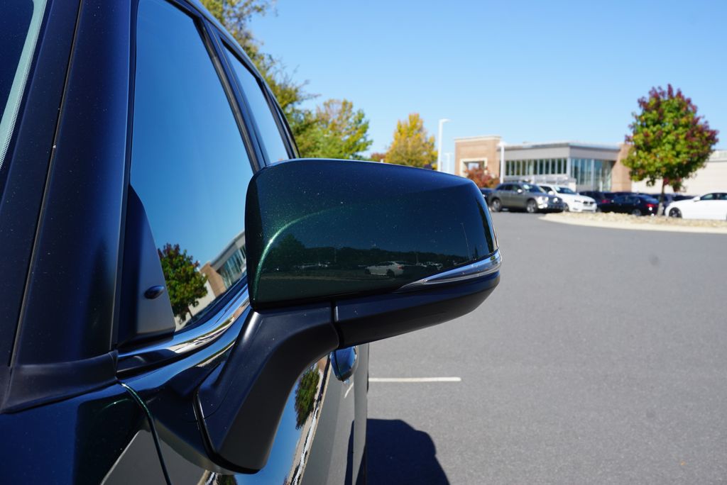 Thumbnail: 2024 Toyota Highlander - 12