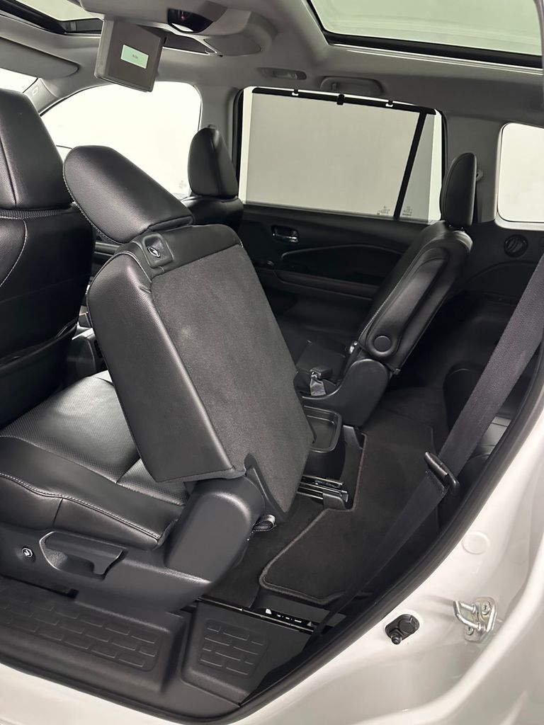 used 2022 Honda Pilot car, priced at $34,985