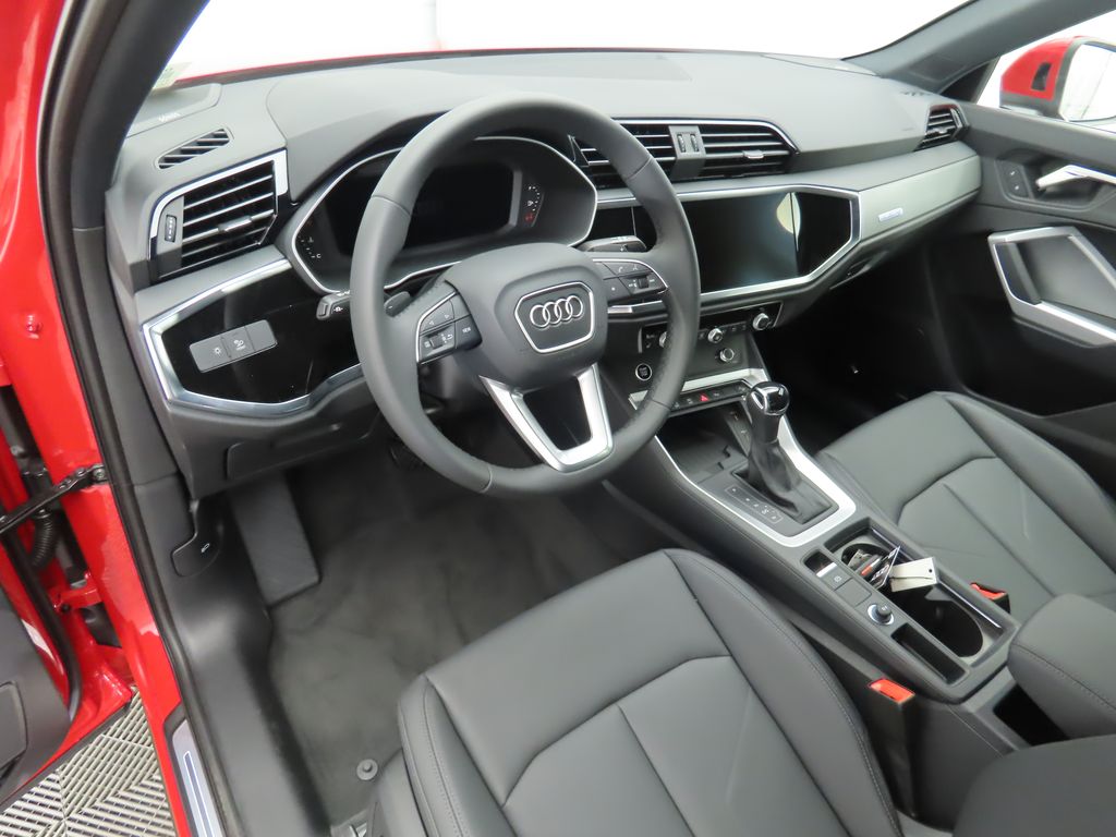 Thumbnail: 2025 Audi Q3 - 10