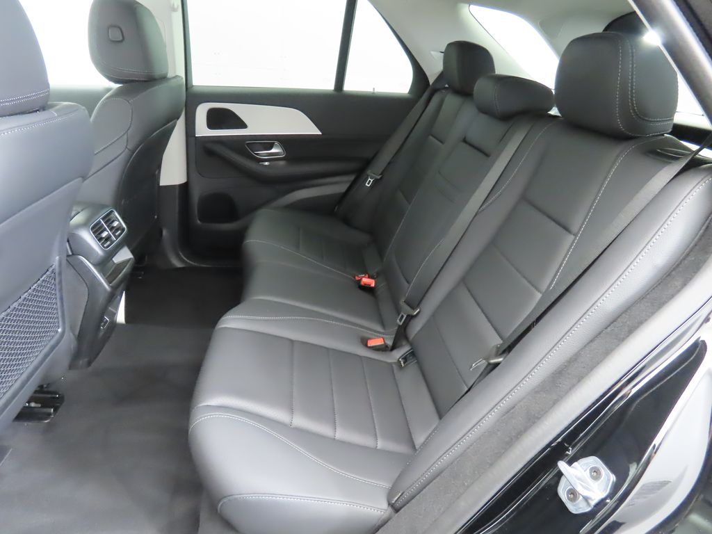 Thumbnail: 2026 Mercedes-Benz GLE - 19