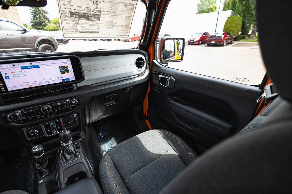 2025 Jeep Wrangler Sport S thumbnail 23