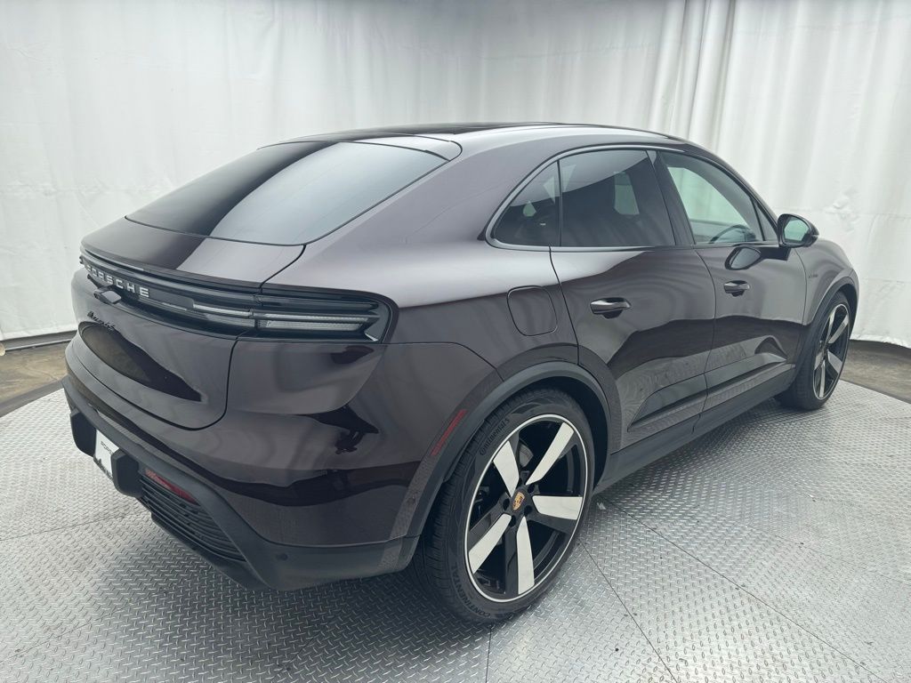 Thumbnail: 2025 Porsche Macan - 14