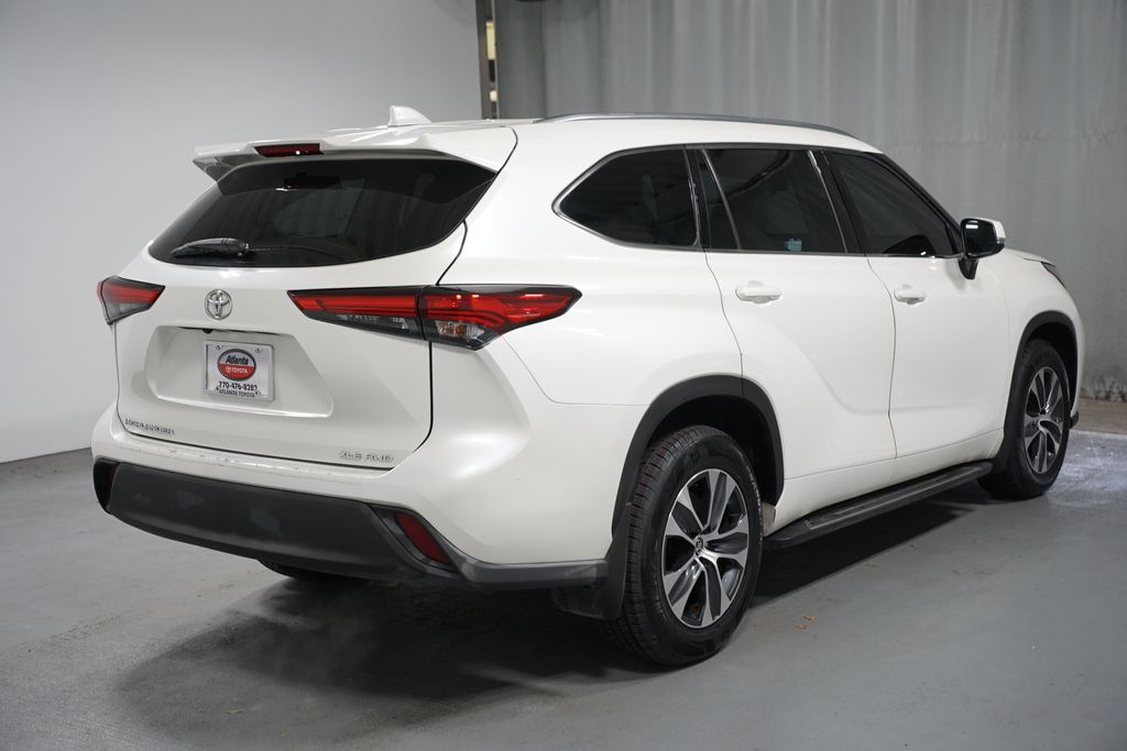 Thumbnail: 2020 Toyota Highlander - 8