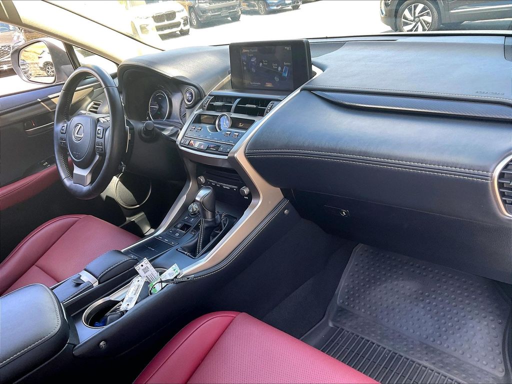 2021 Lexus NX — photo 14