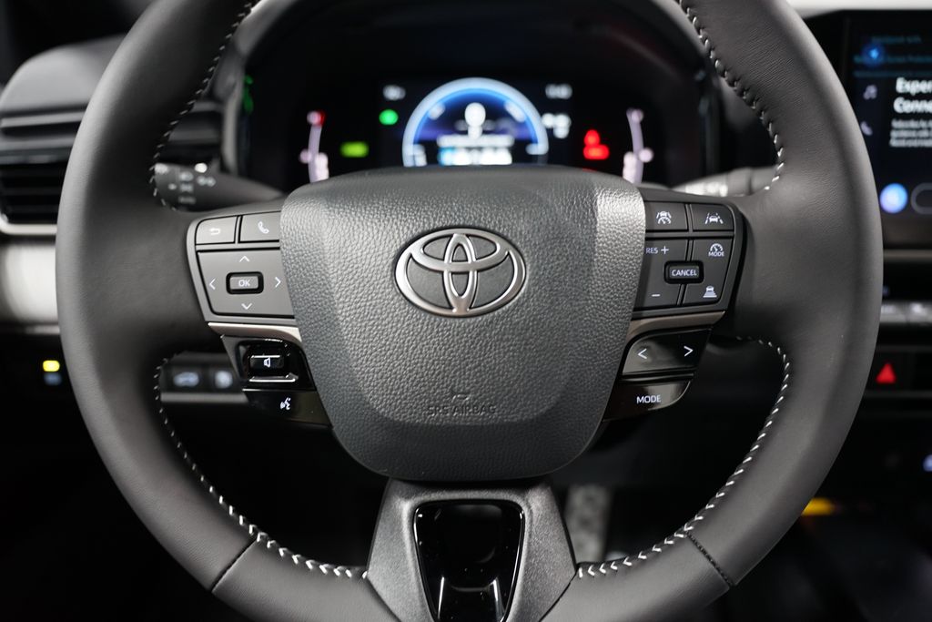 Thumbnail: 2025 Toyota Camry - 12