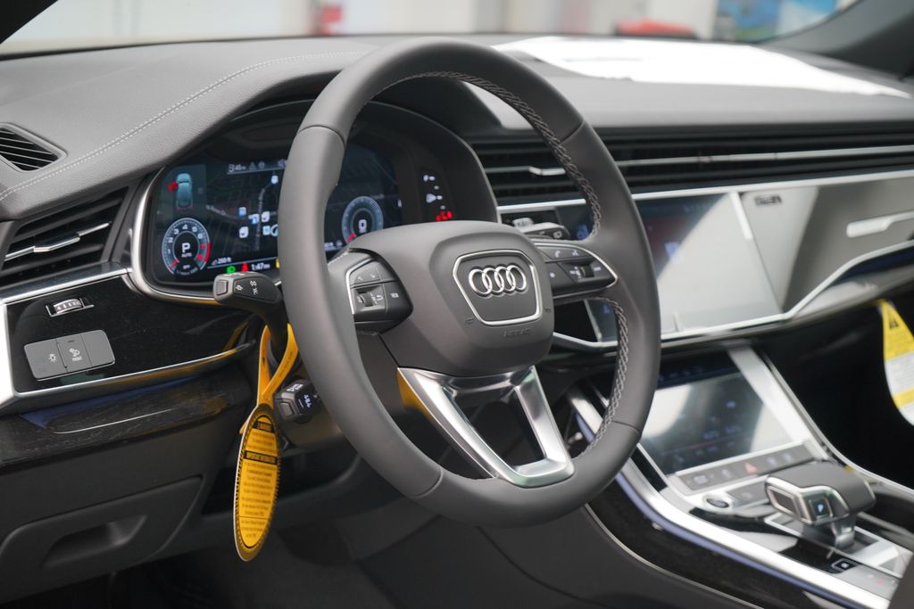 2025 Audi Q7  8