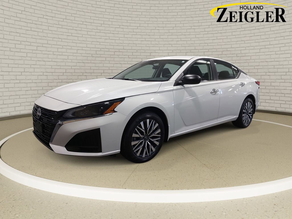 Pearl White Tricoat 2024 Nissan Altima 2.5 SV AWD Sedan All-Wheel Drive Continuously Variable Transmission