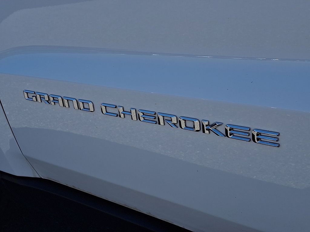 2015 Jeep Grand Cherokee Limited White at Bob Ruth Ford