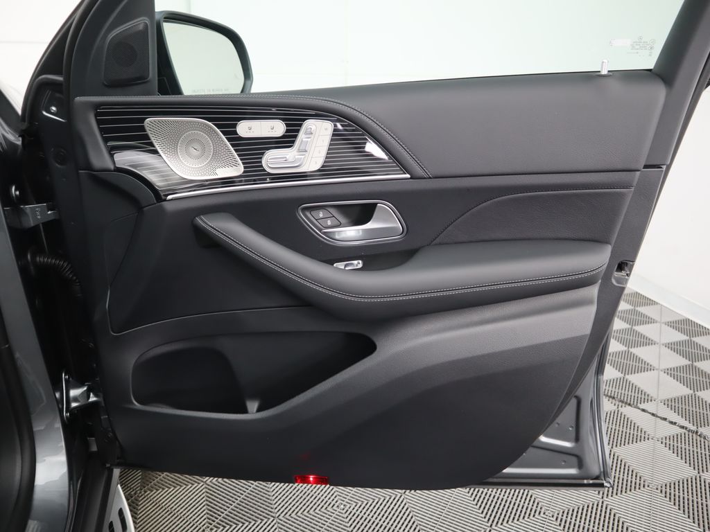 Thumbnail: 2026 Mercedes-Benz GLE - 27