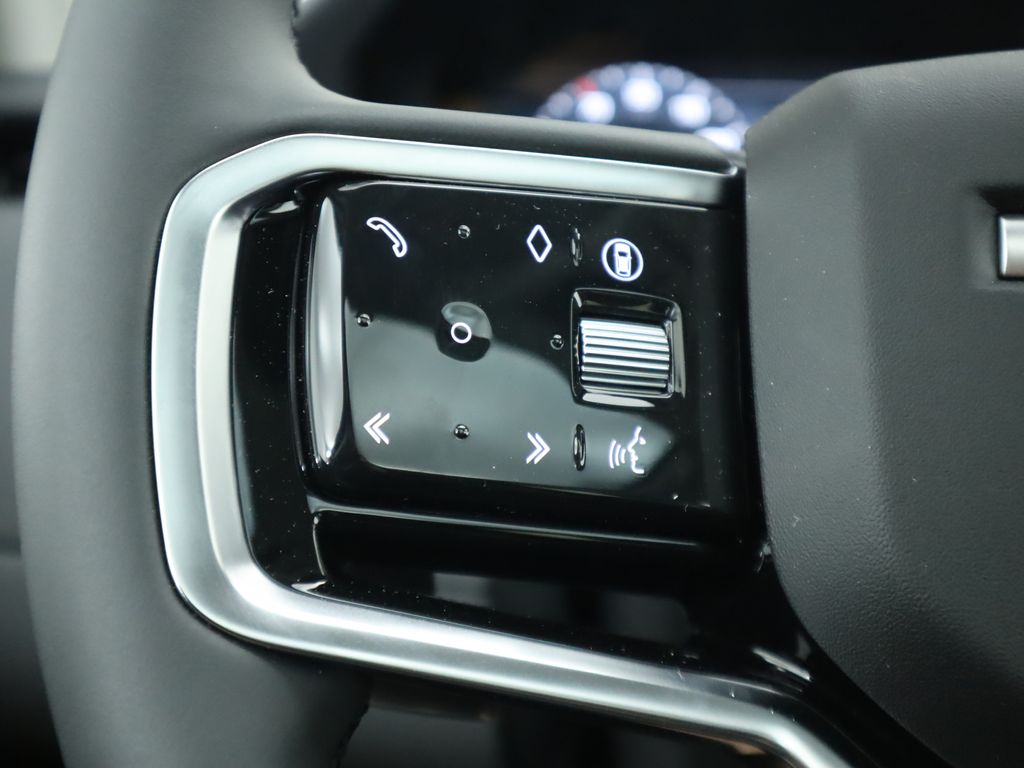 Thumbnail: 2024 Land Rover Discovery Sport - 11