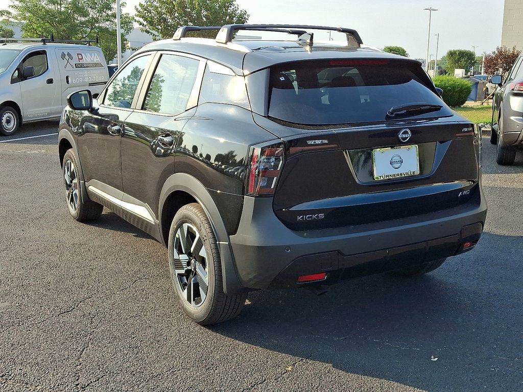 Thumbnail: 2025 Nissan Kicks - 3