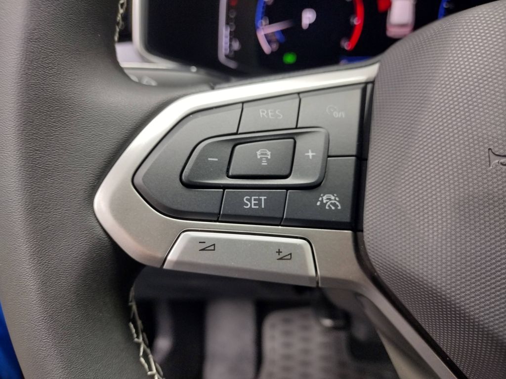 2025 Volkswagen Taos 1.5T SEL