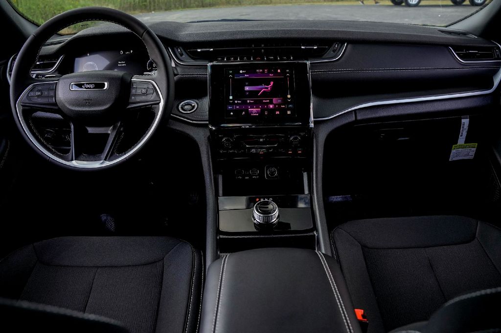 New Car 2025 Jeep Grand Cherokee  Altitude X For Sale Under $40,000 In Taylor, Texas