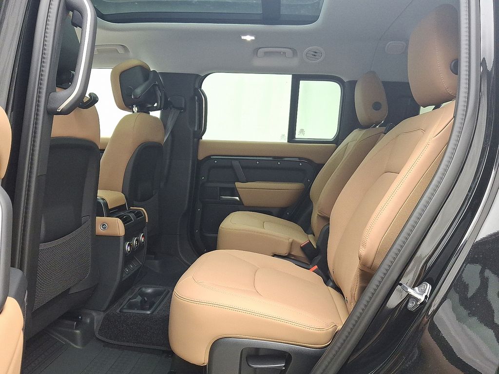 Thumbnail: 2025 Land Rover Defender - 6