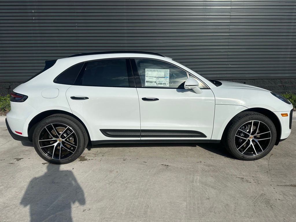 2025 Porsche Macan  5