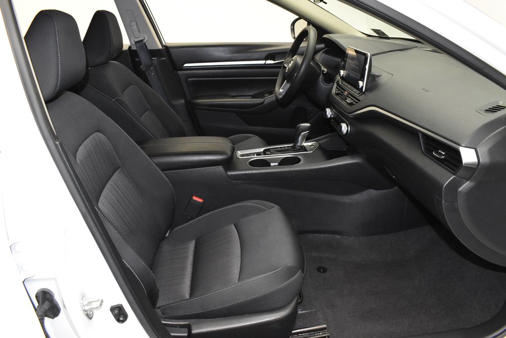 2022 Nissan Altima SV 27
