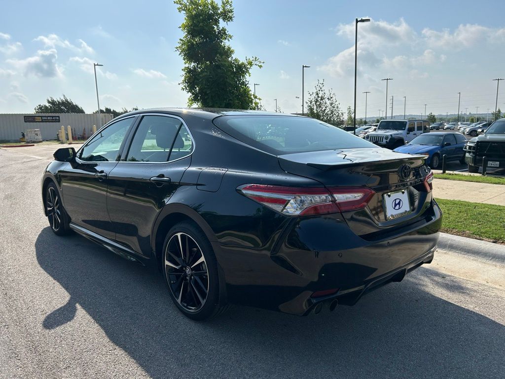 2018 Toyota Camry XSE 3