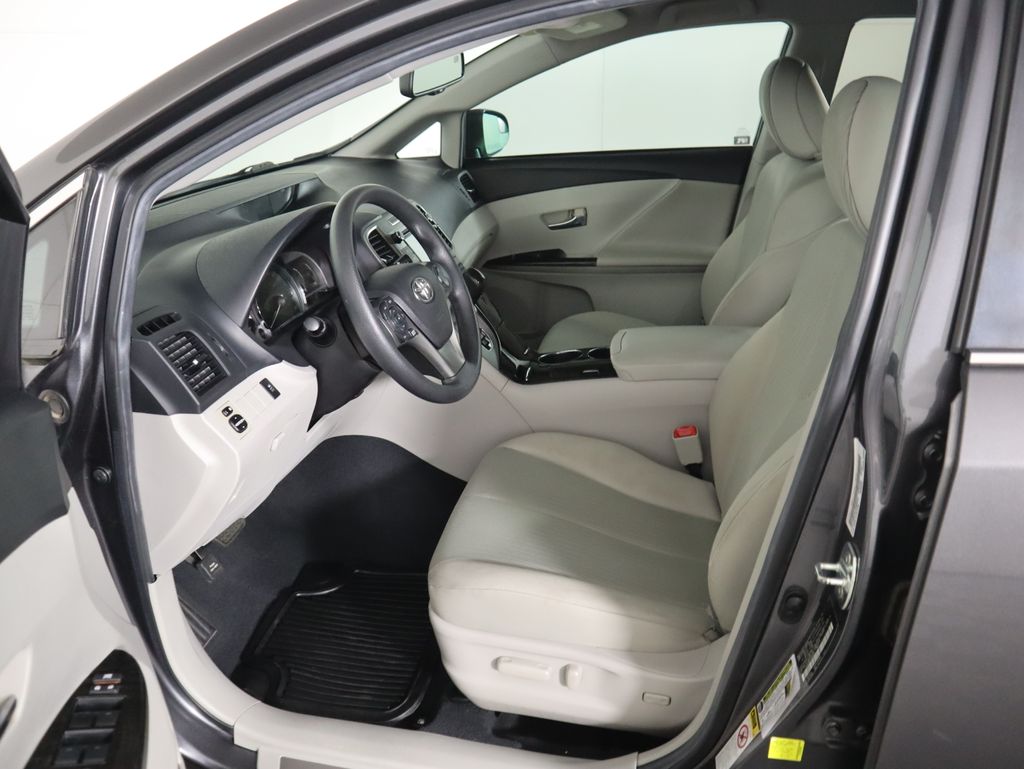 Thumbnail: 2015 Toyota Venza - 19