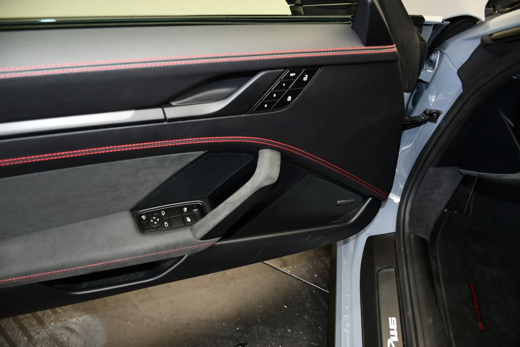 Thumbnail: 2024 Porsche 911 - 5