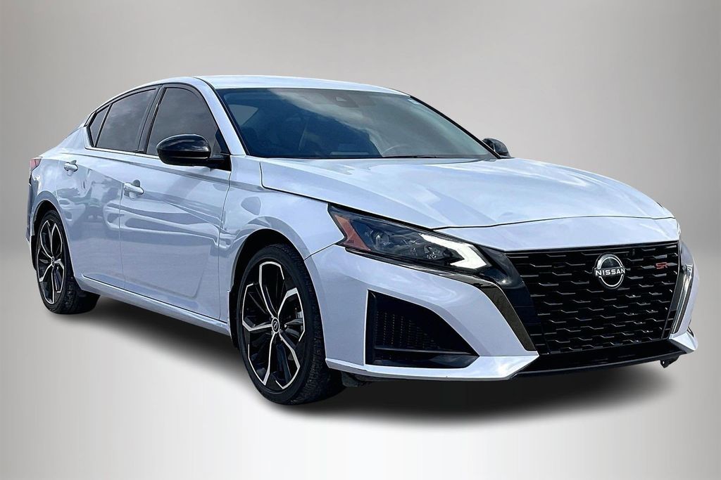 Used 2023 Nissan Altima 2.5 SR 4D Sedan