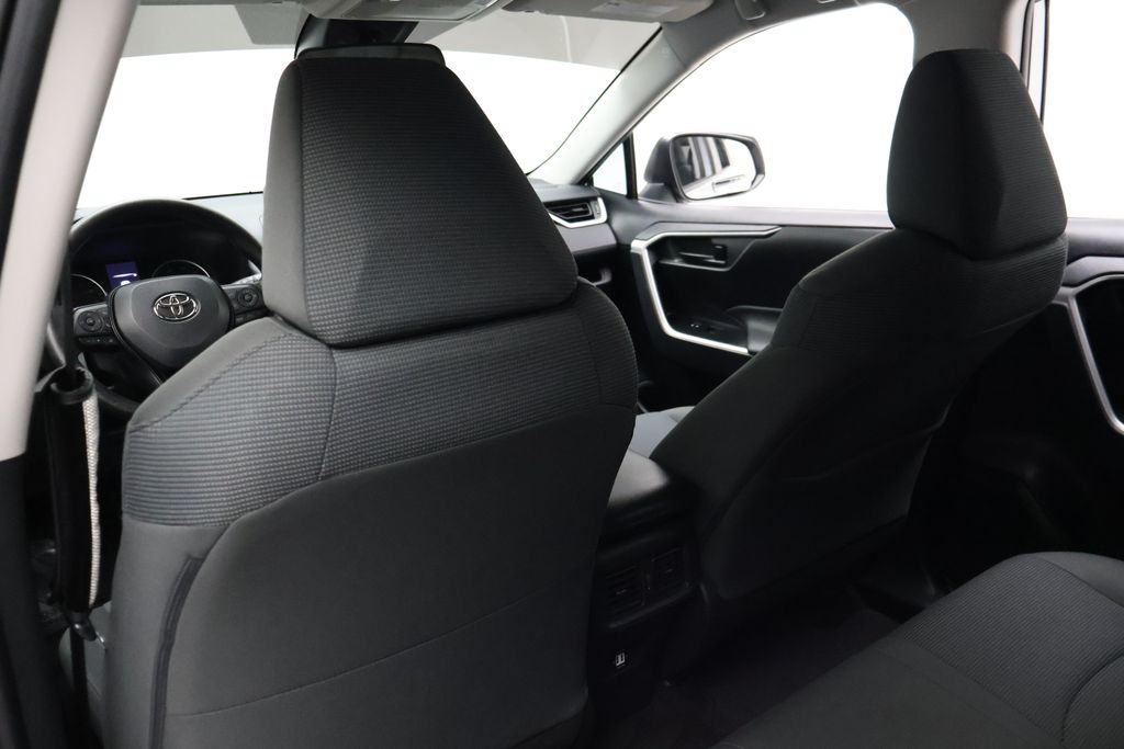 Thumbnail: 2022 Toyota RAV4 - 20