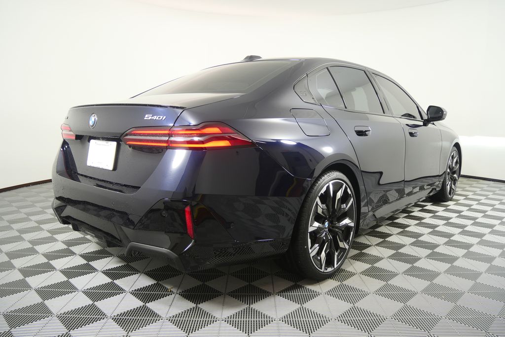 Thumbnail: 2026 BMW 5 Series - 3