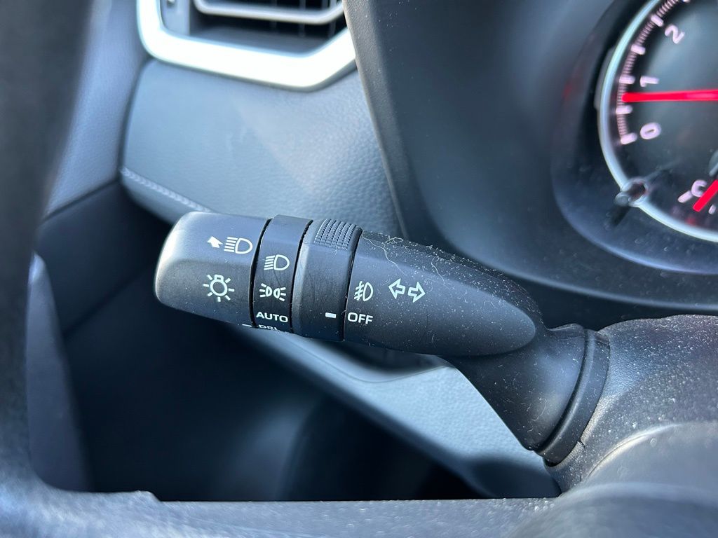 Thumbnail: 2021 Toyota RAV4 - 22