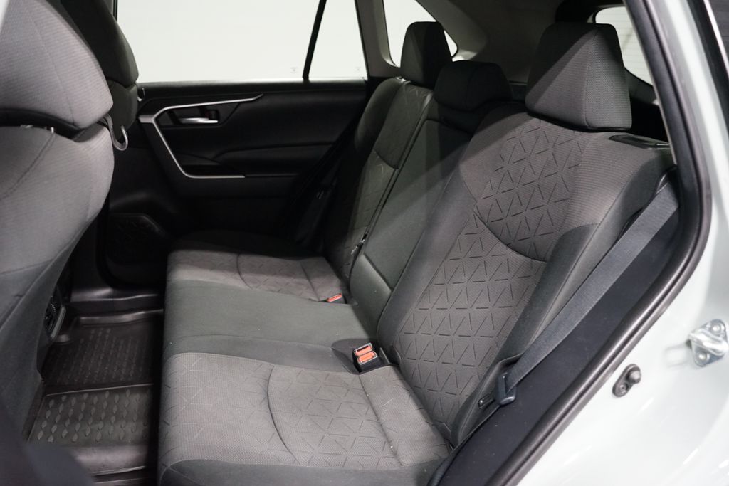 Thumbnail: 2021 Toyota RAV4 - 28