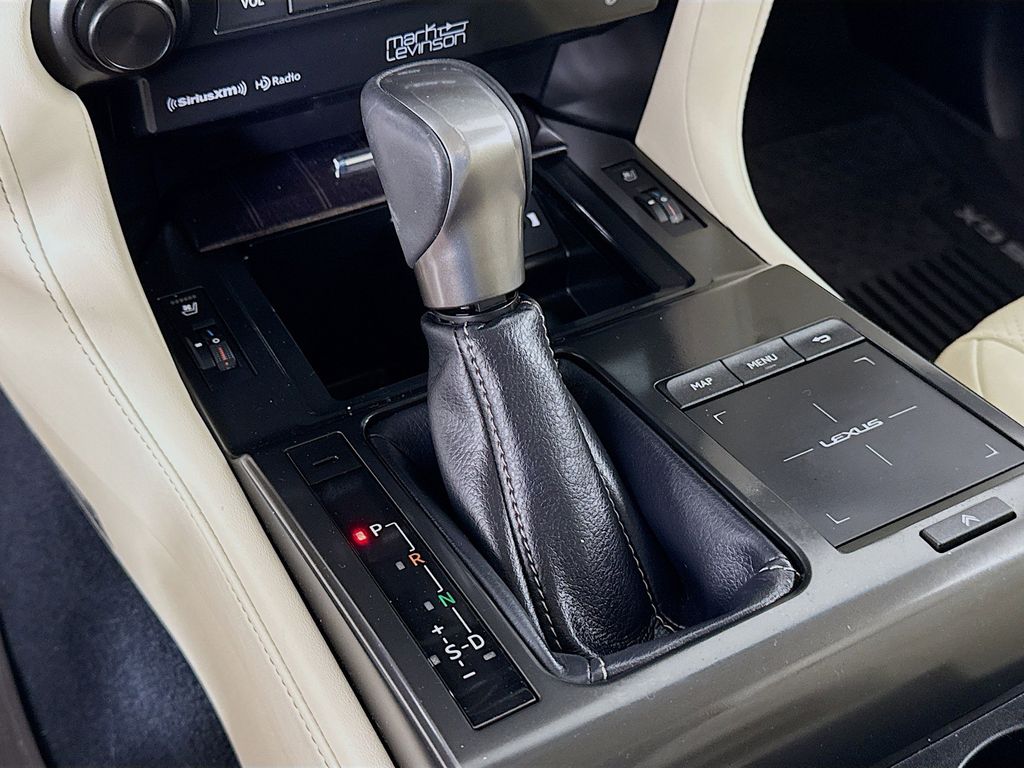 Thumbnail: 2022 Lexus GX - 17