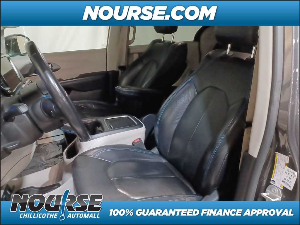 2021 Chrysler Pacifica Touring L photo