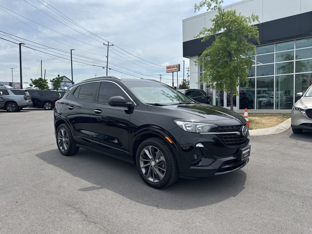 2022 Buick Encore GX Select's photo