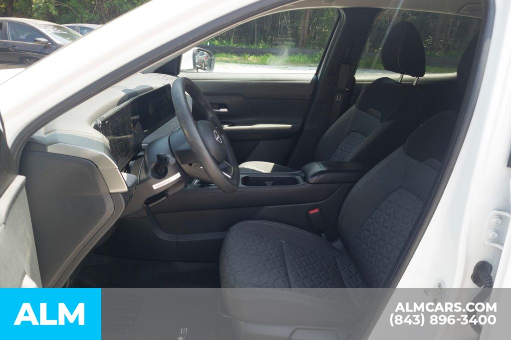 Used 2025 White Nissan SV image 6