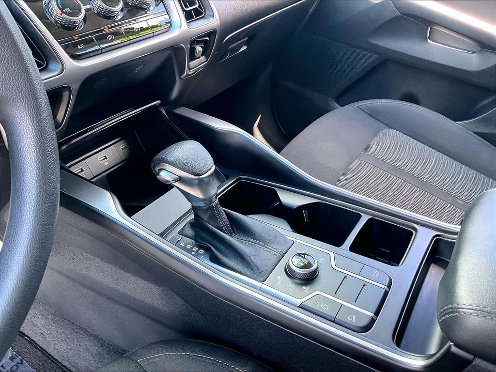 2023 Kia Sorento — photo 20
