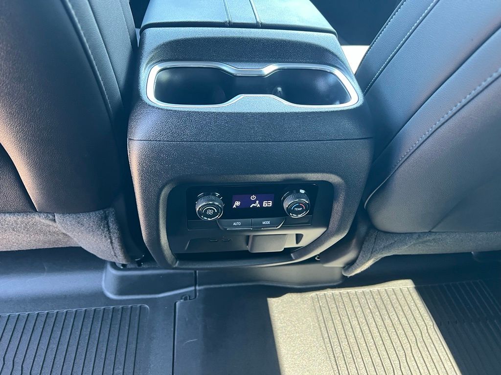 Used 2026 Chevrolet Traverse SUV