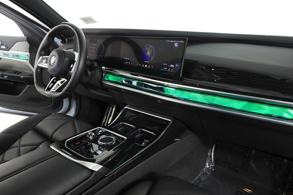 Thumbnail: 2024 BMW 7 Series - 9