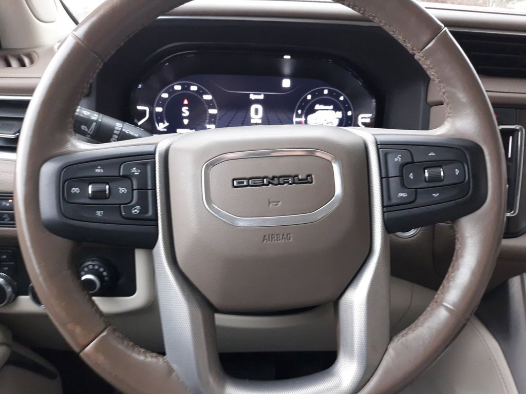 2022 GMC Yukon XL Denali 19