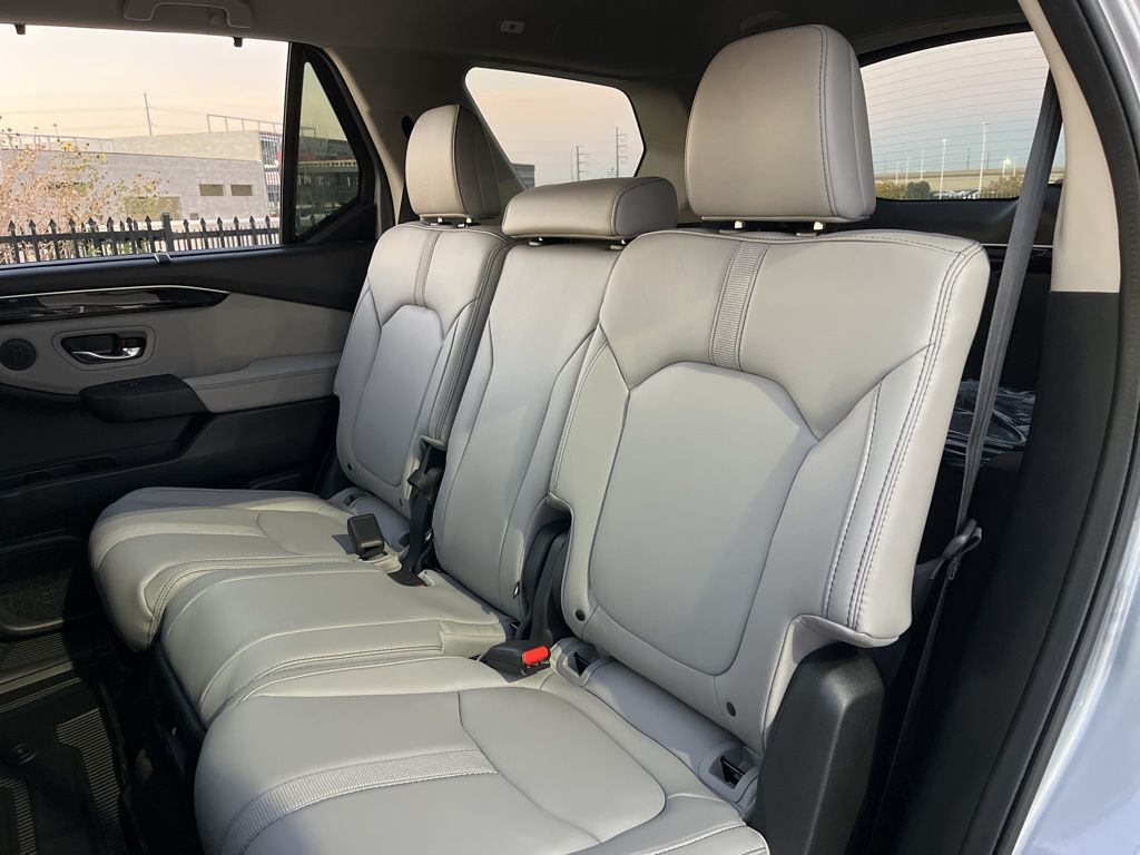 Thumbnail: 2025 Honda Pilot - 14