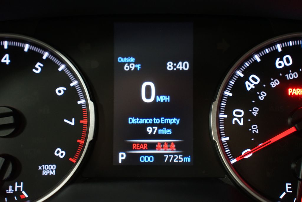 2022 Toyota RAV4 LE 16